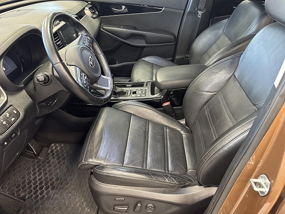 Kia Sorento 8 of 17