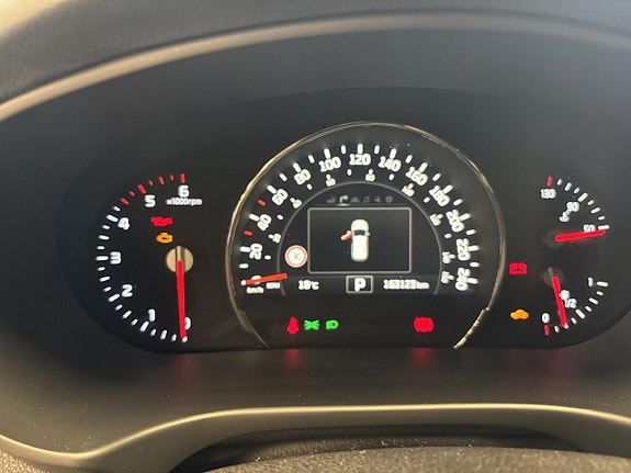 Kia Sorento 10 of 17