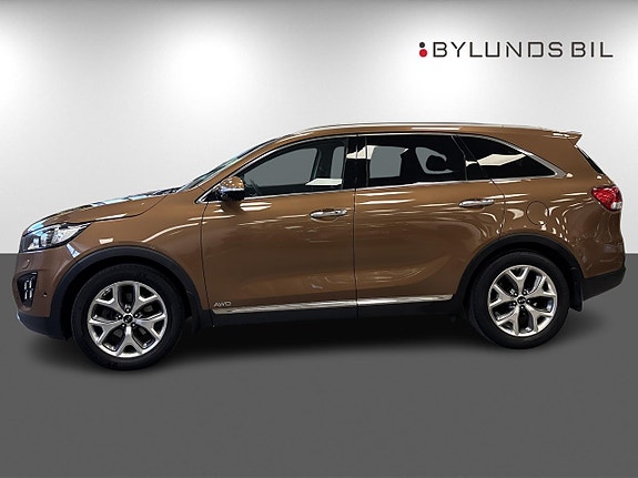Kia Sorento 4 of 17