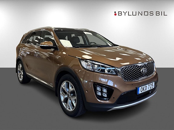 Kia Sorento 3 of 17