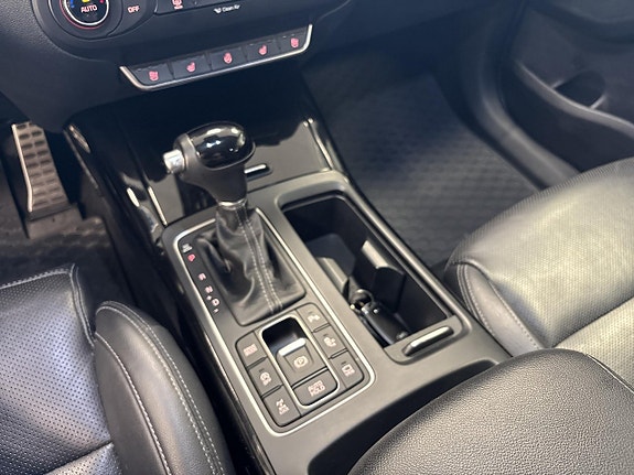 Kia Sorento 12 of 17