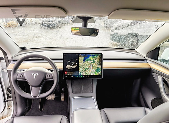 Tesla Model Y 13 of 23