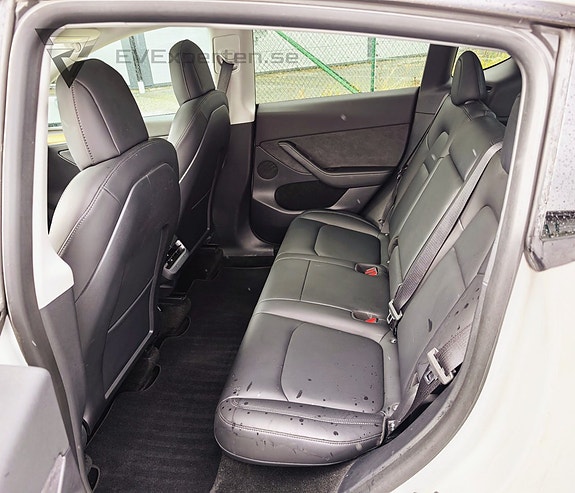 Tesla Model Y 15 of 23
