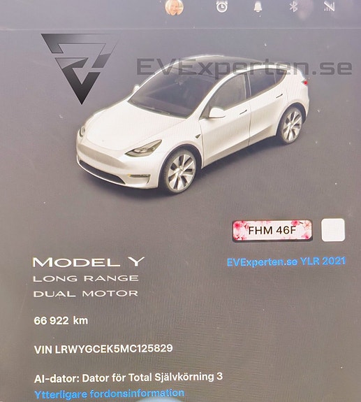 Tesla Model Y 22 of 23