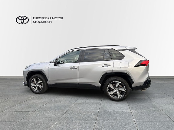 Toyota RAV4 3 of 13