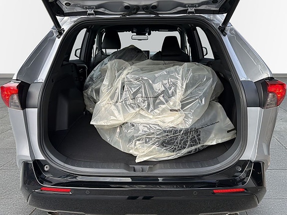 Toyota RAV4 10 of 13