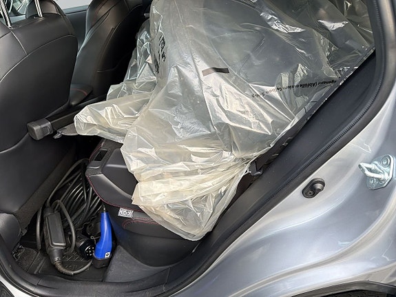 Toyota RAV4 7 of 13