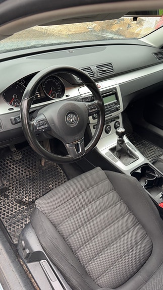 Volkswagen Passat 3 of 3