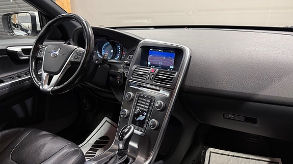 Volvo XC60 13 of 22