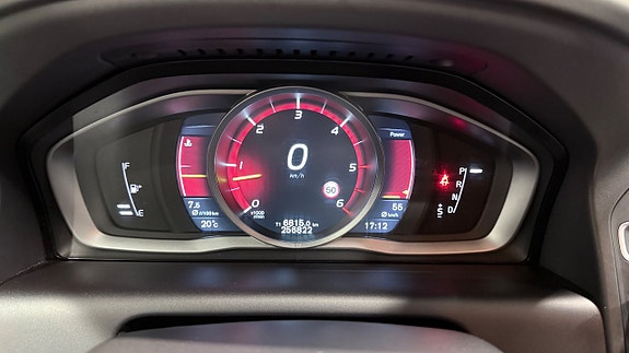 Volvo XC60 14 of 22