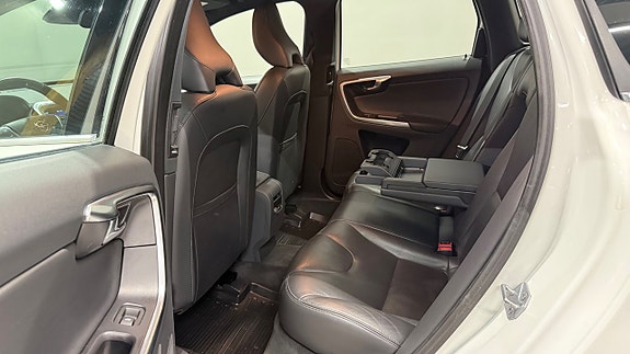 Volvo XC60 17 of 22
