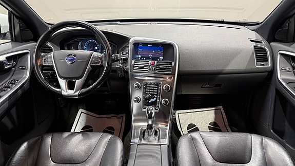 Volvo XC60 10 of 22