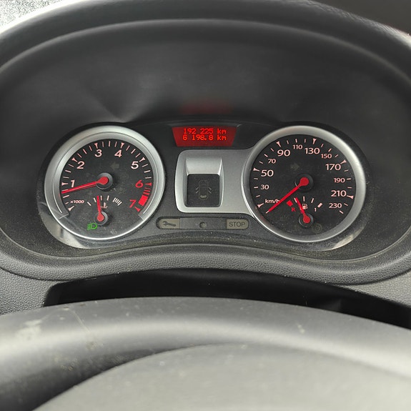 Renault Clio 3 of 8