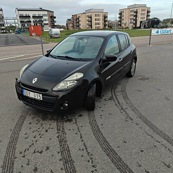 Renault Clio 7 of 8