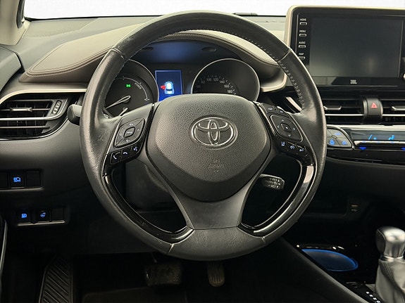 Toyota C-HR 12 of 28