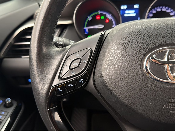 Toyota C-HR 15 of 28