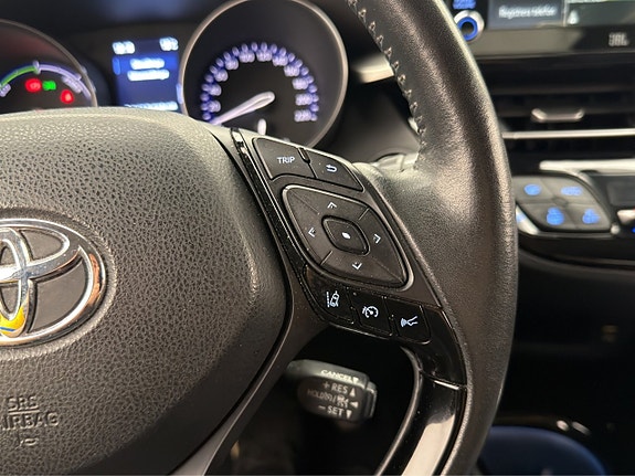 Toyota C-HR 16 of 28