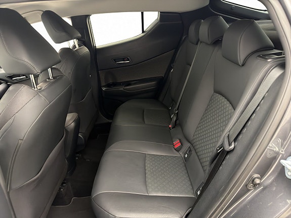 Toyota C-HR 11 of 28