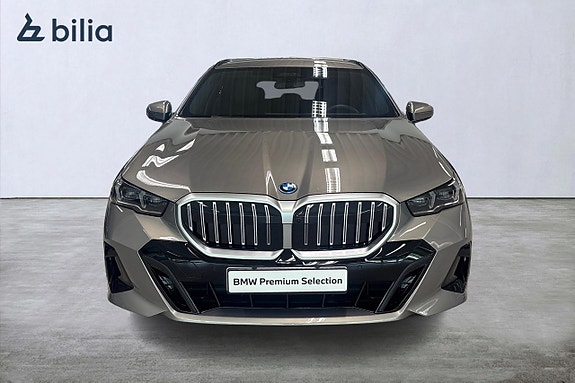 BMW 530e 5 of 19