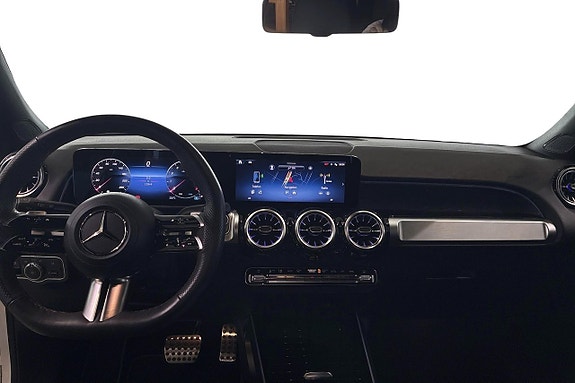 Mercedes-Benz GLB200 19 of 27