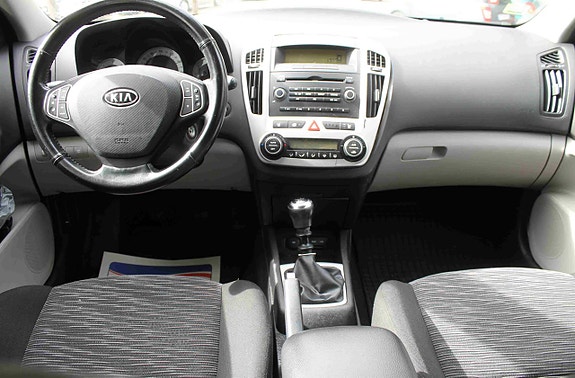 Kia Ceed 4 of 4