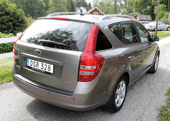 Kia Ceed 2 of 4
