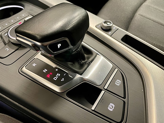 Audi A4 11 of 21