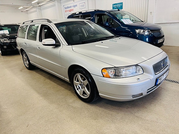 Volvo V70 13 of 24