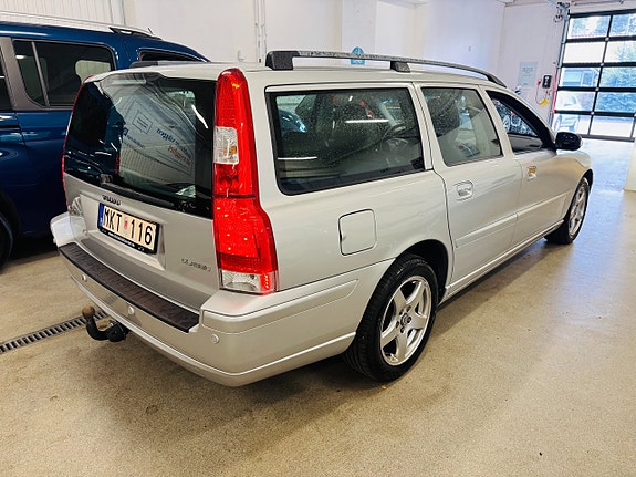 Volvo V70 15 of 24