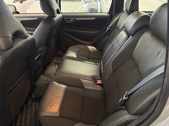 Volvo V70 19 of 24
