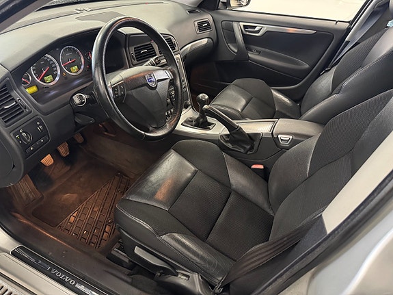 Volvo V70 20 of 24