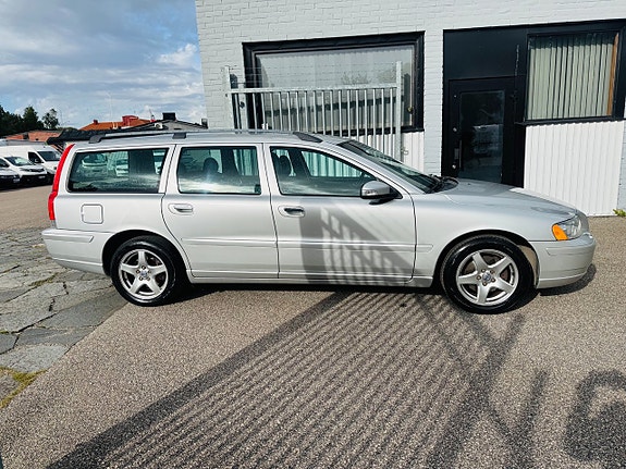 Volvo V70 10 of 24