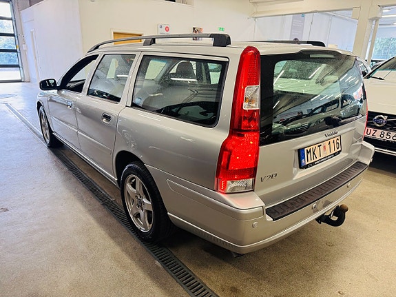 Volvo V70 16 of 24
