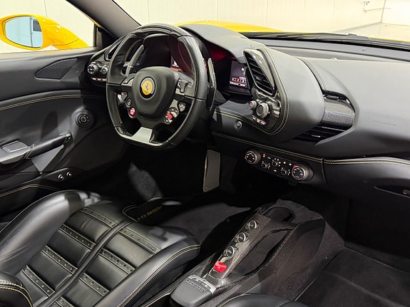 Ferrari 488 GTB 12 of 17