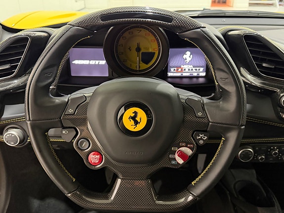 Ferrari 488 GTB 9 of 17