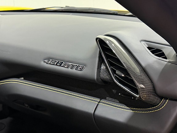 Ferrari 488 GTB 14 of 17