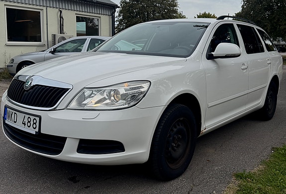 Skoda Octavia 3 of 10