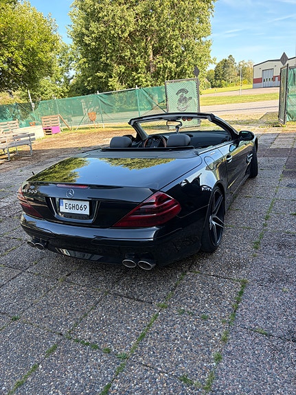 Mercedes-Benz SL500 3 of 5