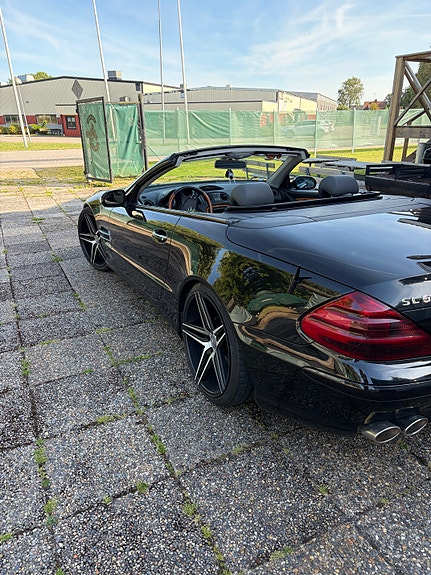 Mercedes-Benz SL500 2 of 5