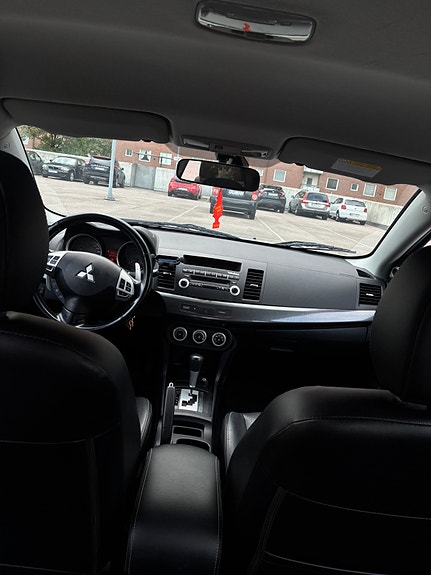 Mitsubishi Lancer 6 of 9