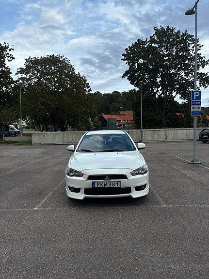 Mitsubishi Lancer 5 of 9