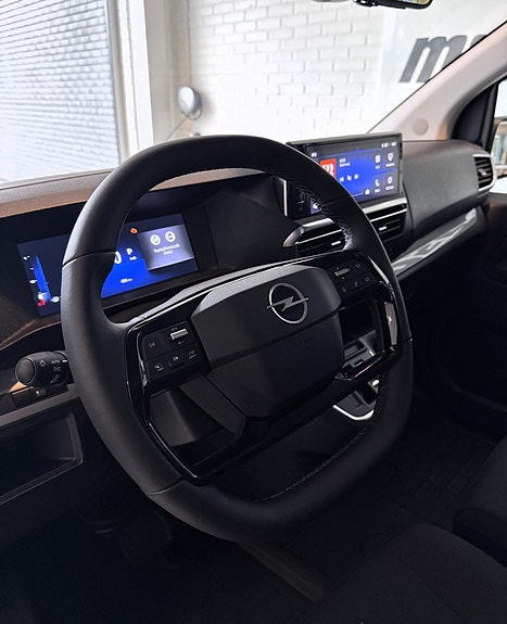 Opel Vivaro 15 of 15