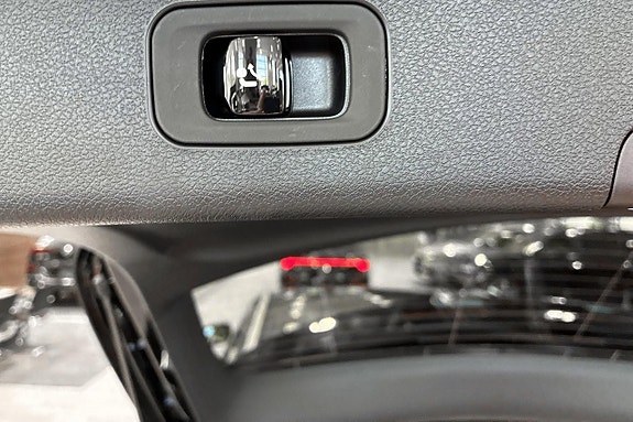 Mercedes-Benz E300 16 of 16