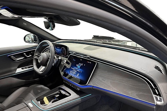 Mercedes-Benz E300 8 of 16