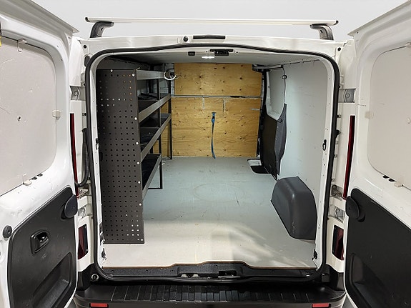 Renault Trafic 11 of 19