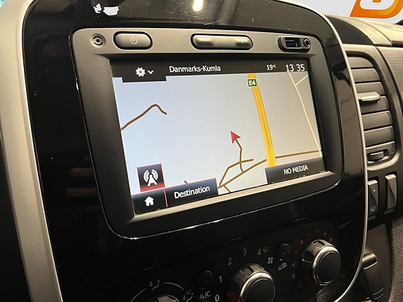 Renault Trafic 17 of 19