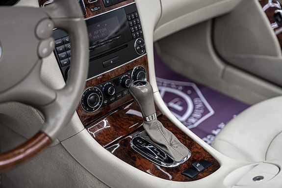Mercedes-Benz CLK200 15 of 27