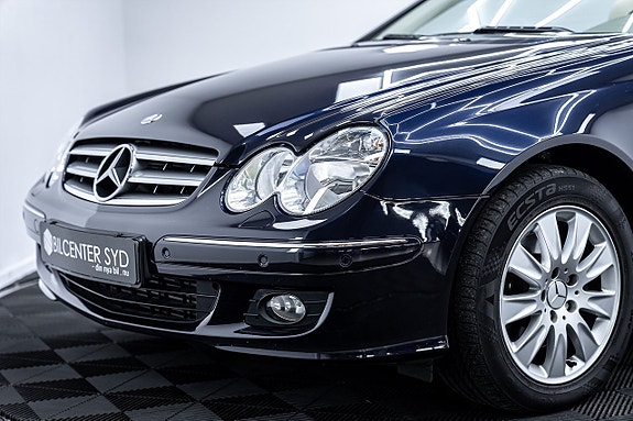 Mercedes-Benz CLK200 2 of 27