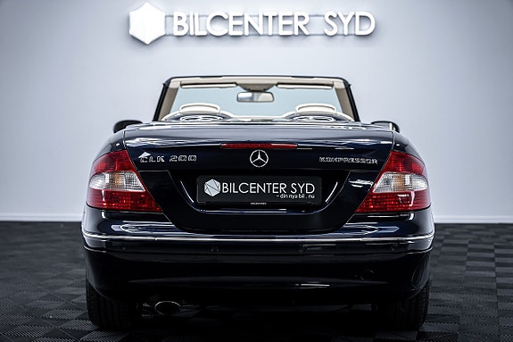 Mercedes-Benz CLK200 8 of 27