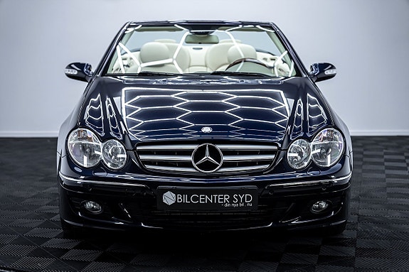 Mercedes-Benz CLK200 4 of 27